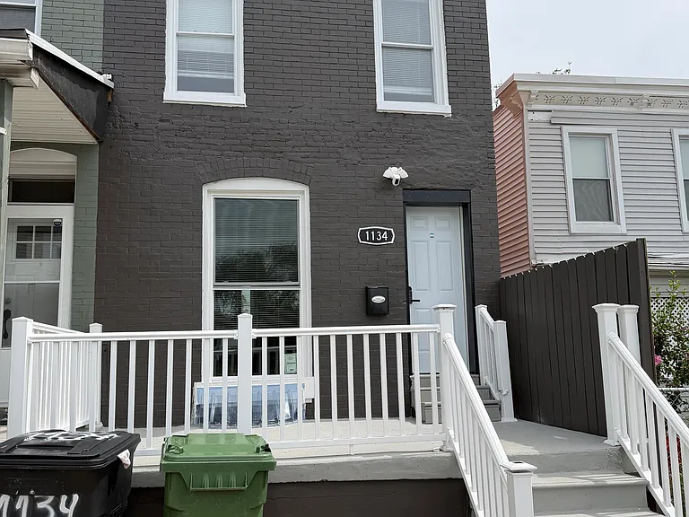 1134 Montpelier St — Photo 1