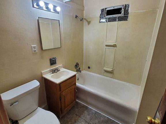 5th image of 2527 S 13th St APT 5
