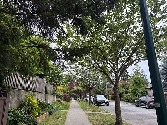 5th image of 1166 E 16th Ave