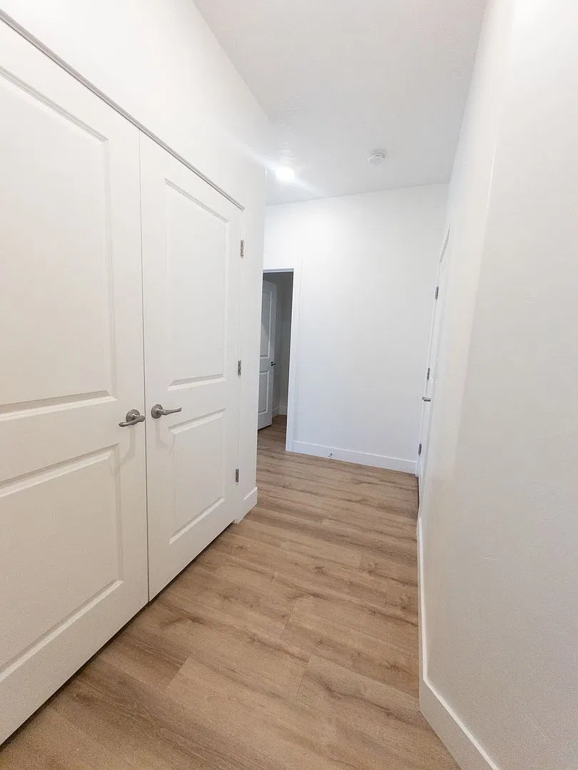 Your Next Home Awaits: Stylish 4-Bedroom Home with a Beautiful Backyard in St. George! — Photo 4