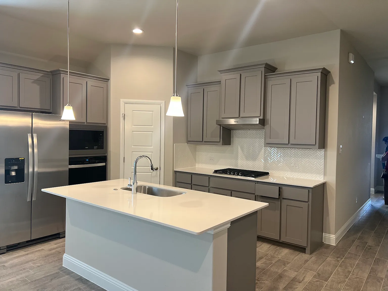 5 bed, 2112 sqft, $2,850 — Photo 1