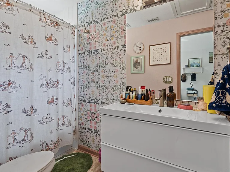 1147 Webberville Rd — Photo 17