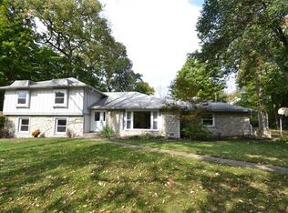 527 Woodland East Dr, Greenfield, IN