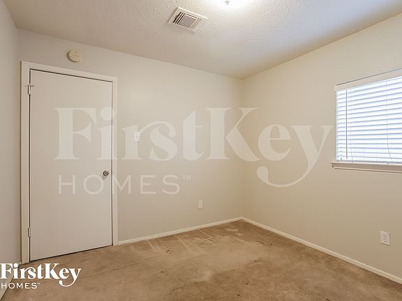 3rd image of 2026 Summer Place Dr