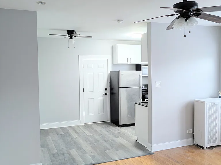 4416 1/2 N Ashland Ave #2 — Photo 1
