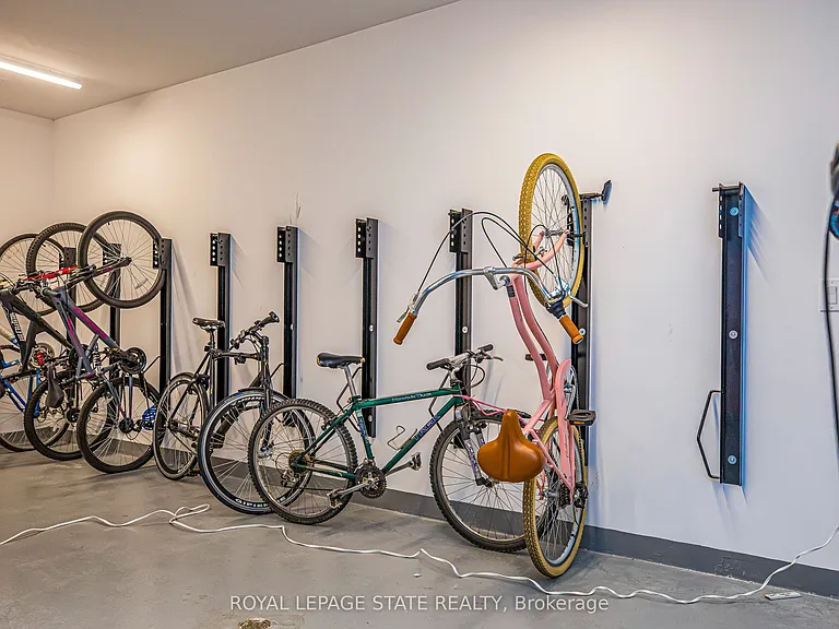 85 Robinson St #1010 — Photo 30