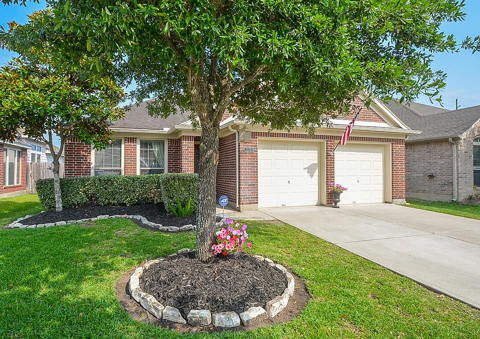1st image of 25703 Oakstone Park Dr