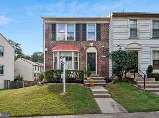 5410 New London Park Dr, Fairfax, VA 22032