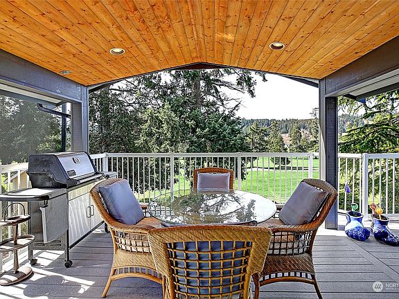 2nd image of 305 Camaloch Drive
