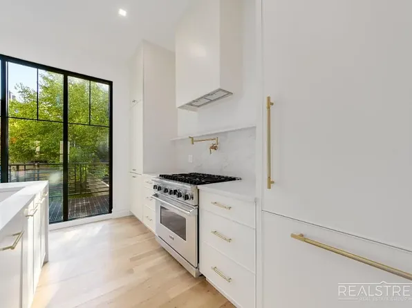 16 Goodwin Place image 7 of 23