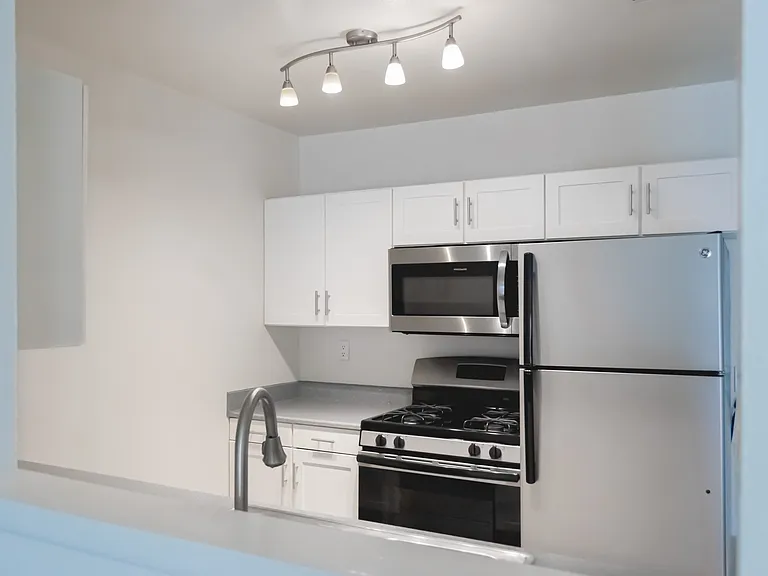 Rivera Apartments — Photo 7