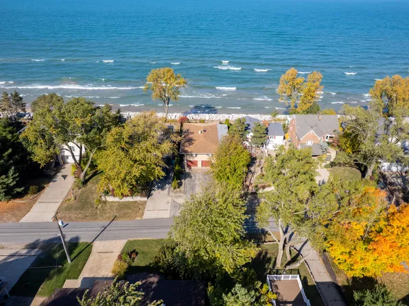 42 Shore Dr, Portage, IN 46368
