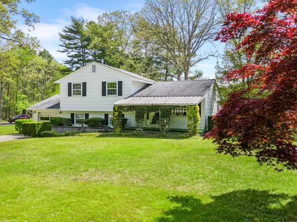 59 E Jimmie Leeds Rd, Galloway, NJ 08205