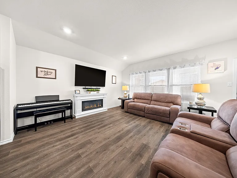 2920 Roper St — Photo 18