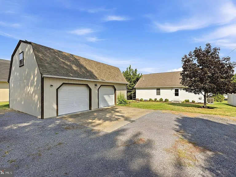 7984 Main St — Photo 35