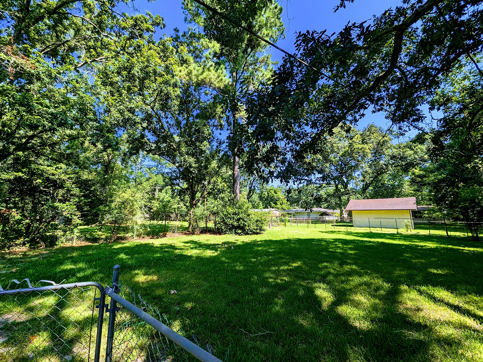 3 bed, 988 sqft, $1,100 — Photo 2