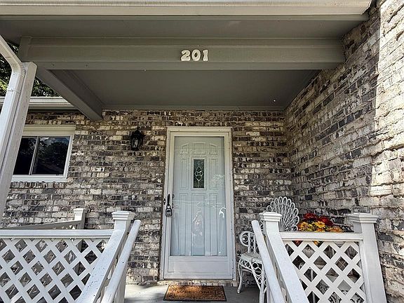 2nd image of 201 Wellington Hills Cir