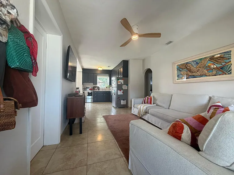 5769 SW 5th Ter — Photo 3