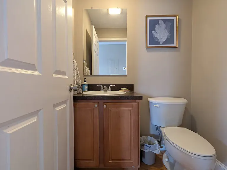 35 Ashworth Ave #4 — Photo 7
