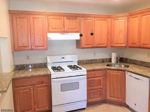 313 Penns Way #313, Basking Ridge, NJ 07920