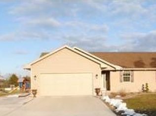 2573 Van View St, Green Bay, WI 54311