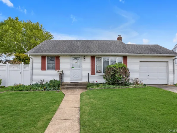 226 Lee Avenue, Hicksville, NY 11801