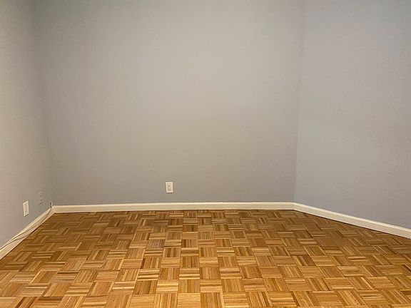 3rd image of 3128 33rd St APT 1F