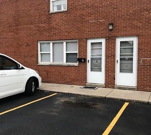 3rd image of 4726 S Dixie Dr