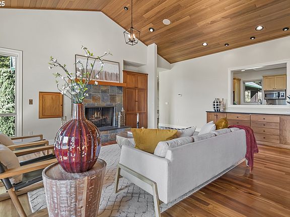 5th image of 810 NW Brady Rd