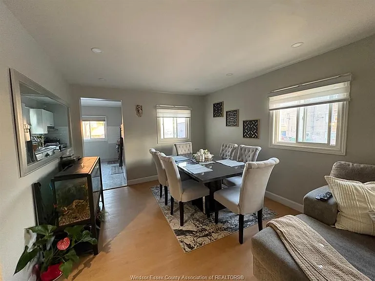 1364 McKay Ave — Photo 3