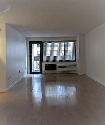 Sold by Winzone Realty Inc | media 3