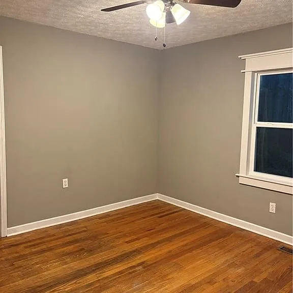 111 E Belmont Dr — Photo 9