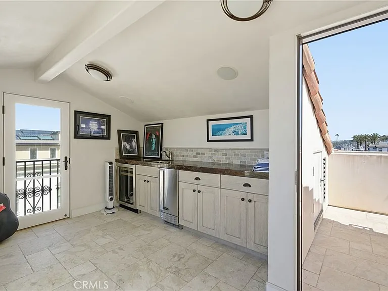 3715 Seashore Dr — Photo 25