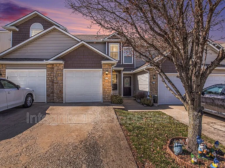 210 Pointe Ln — Photo 14