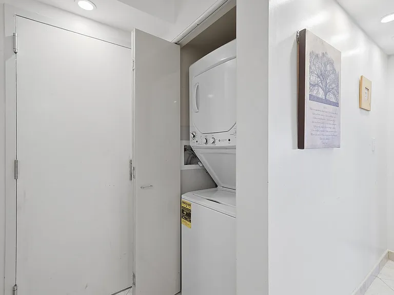 3900 Galt Ocean Dr #1116 — Photo 9