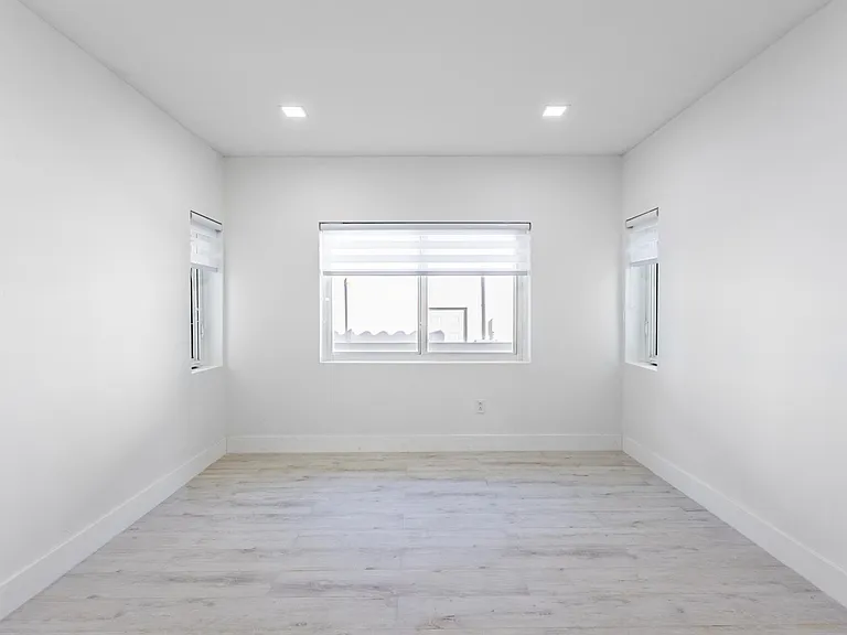 440 SW 21st Rd — Photo 4