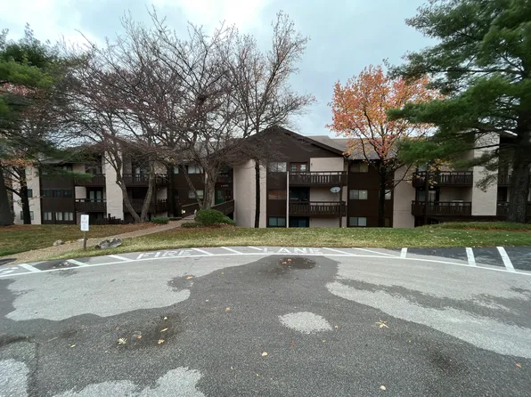 1400 Heritage Lndg APT 301, Saint Charles, MO 63303
