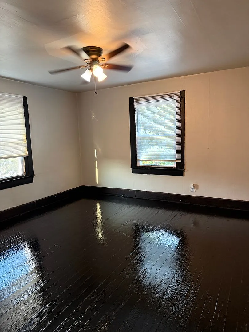 810 N Dearborn St — Photo 3