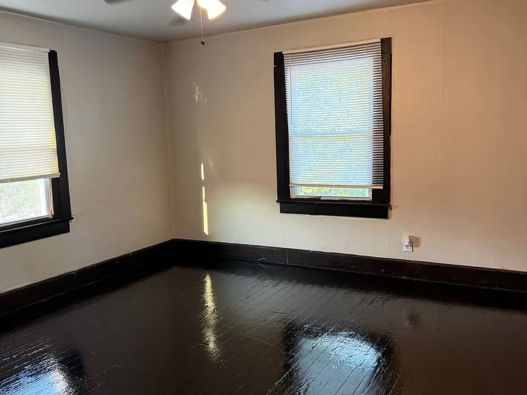 810 N Dearborn St — Photo 3