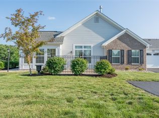 906 Spring Valley Dr, Zelienople, PA 16063
