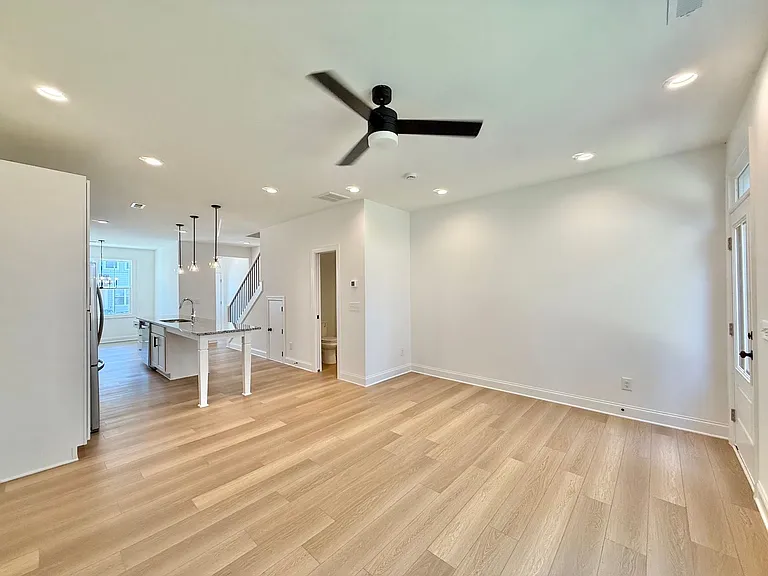 4821 Gossamer Ln #102 — Photo 8
