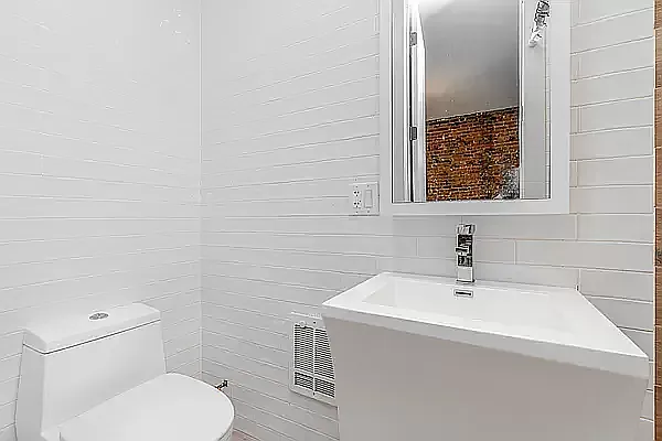 Rented by Friedman Mayer, LREB | media 18