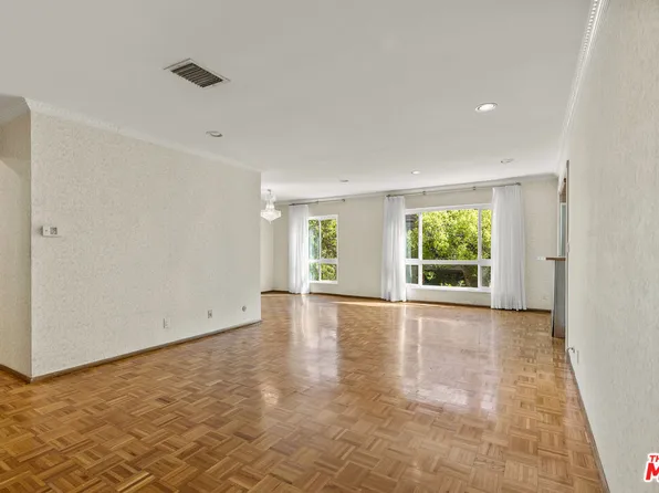 7300 Franklin Ave APT 447, Los Angeles, CA 90046