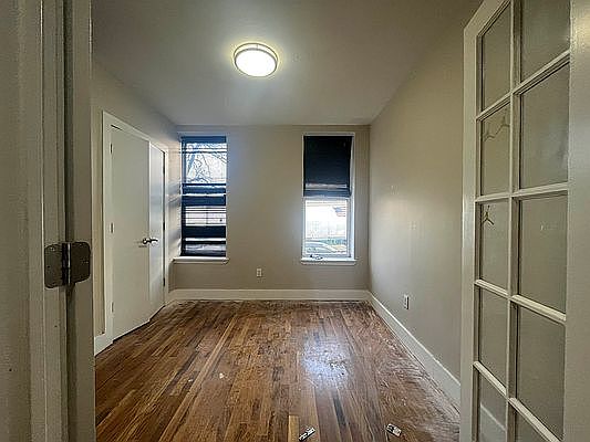 5th image of 302 Sumpter St APT 1