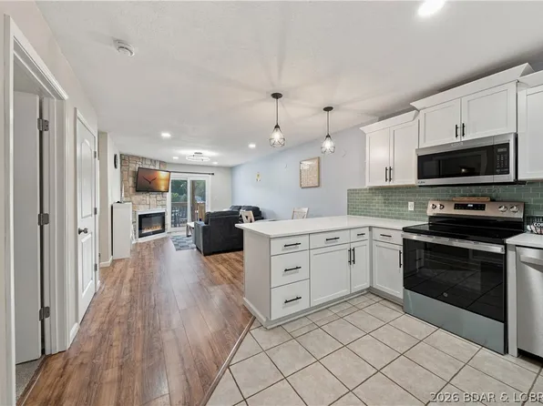 37 Hampton Bay Rd #1, Lake Ozark, MO 65026