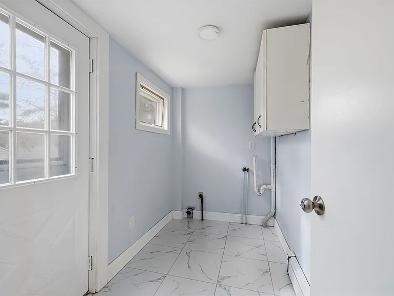 8 Ash St — Photo 9