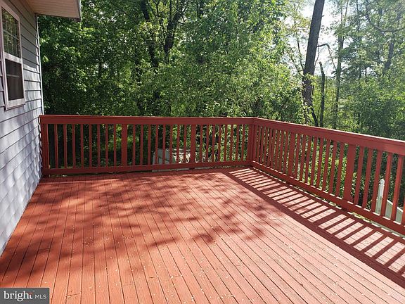 3rd image of 9 Cedar Park Ct