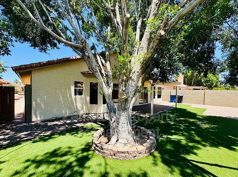 5913 W Mercury Way — Photo 21