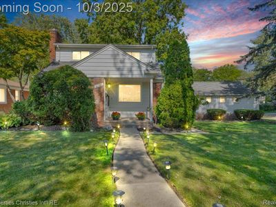 21747 Newcastle Rd, Harper Woods, MI, 48225