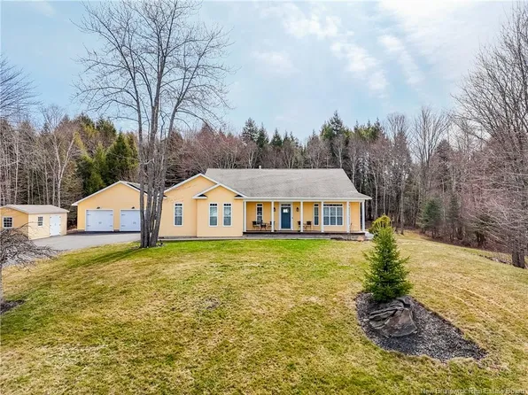 144 Country Wood Ln, Saint Marys, NB E3A 0Y6